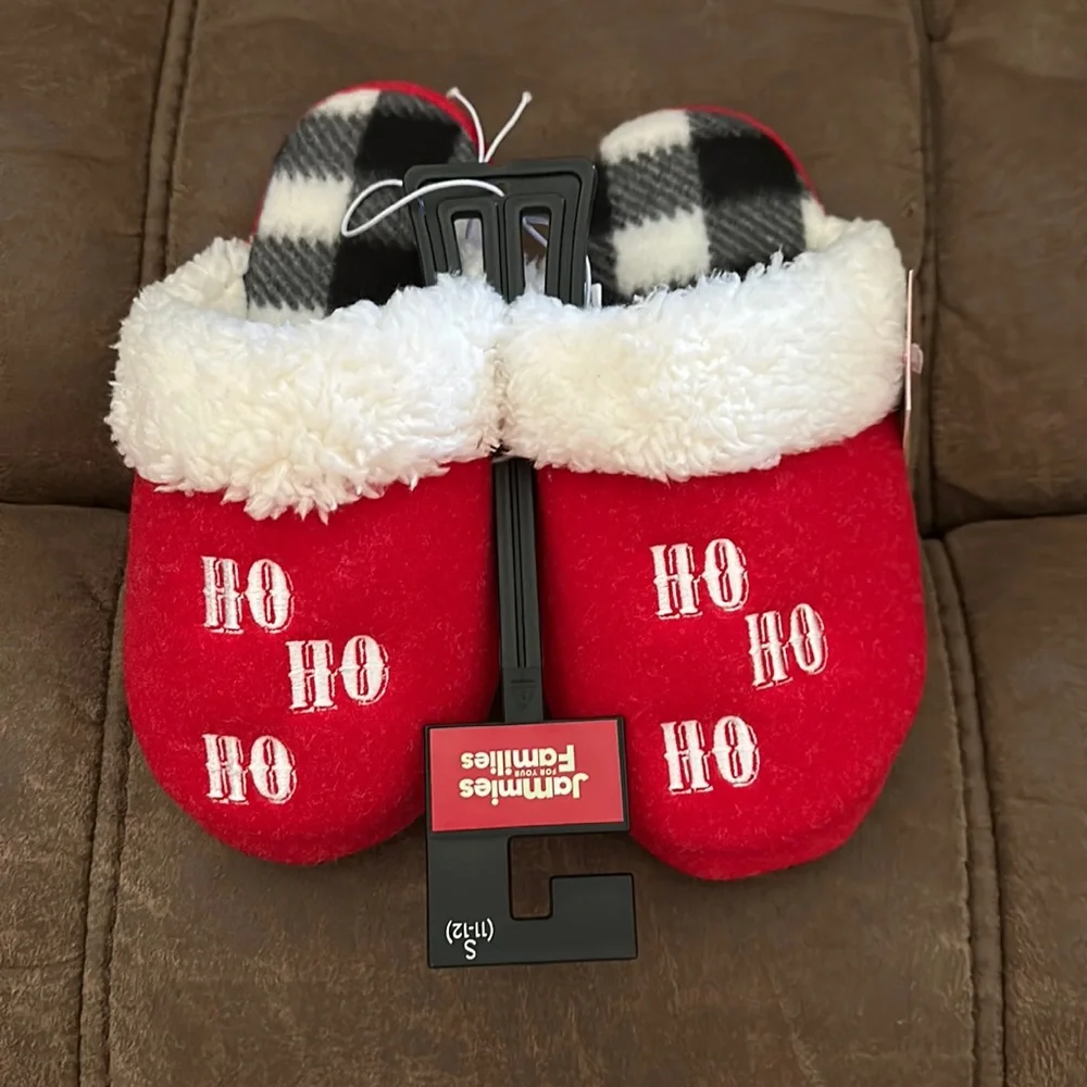 Kids size 11/12 slip on memory foam Sherpa plaid Santa Christmas slippers